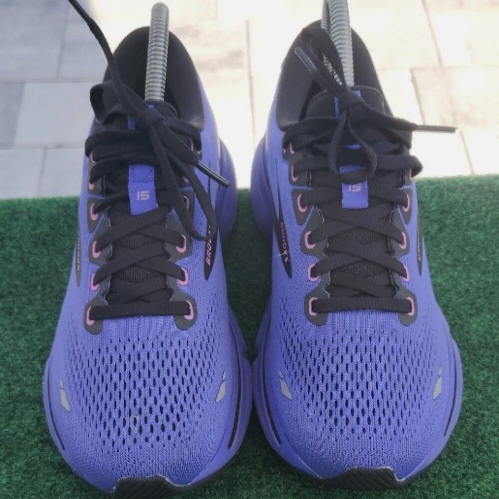 Brooks Ghost 15 Women's Shoes in Purple - size 7.5B